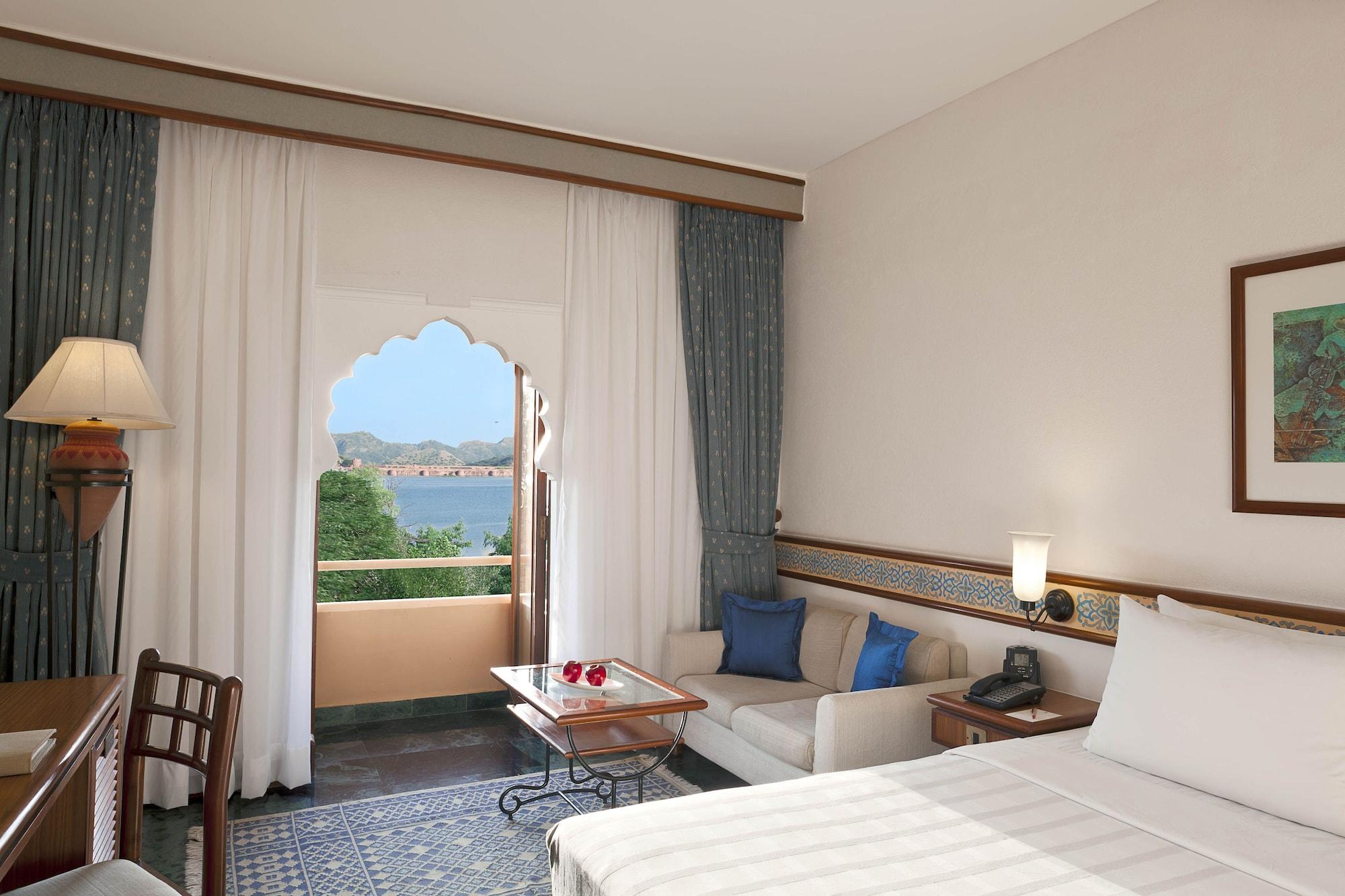 Trident Jaipur Hotel Eksteriør billede Deluxe Room