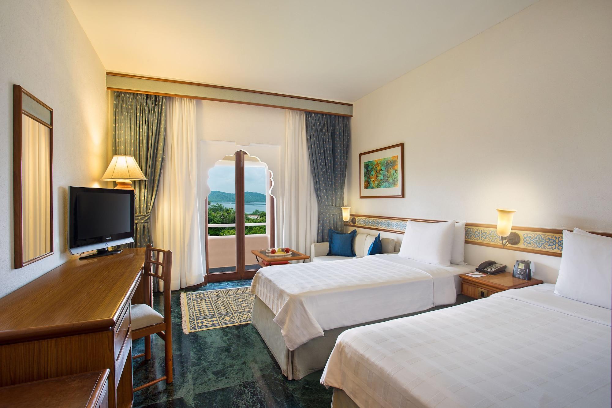 Trident Jaipur Hotel Eksteriør billede A room at the resort