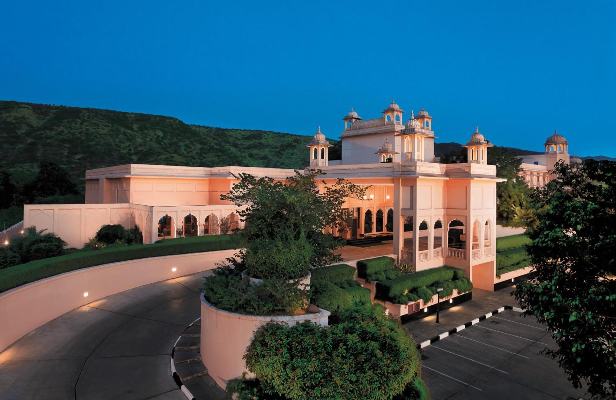 Trident Jaipur Hotel Eksteriør billede The Oberoi Udaivilas Palace
