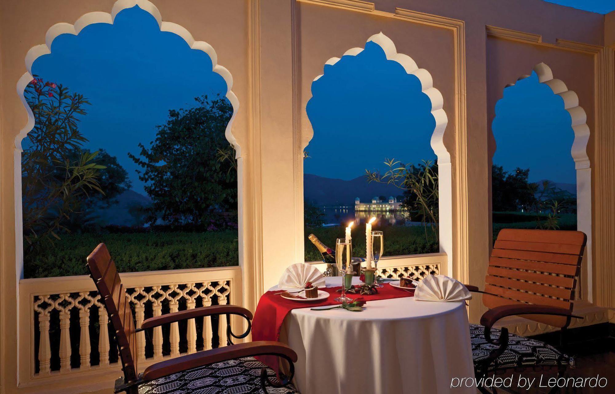 Trident Jaipur Hotel Restaurant billede The Oberoi Udaivilas Palace